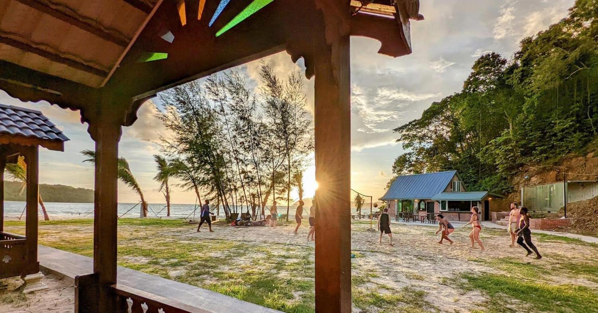 Langkawi Pantai Cenang - Private Beach Glamping Experience ภายนอก รูปภาพ